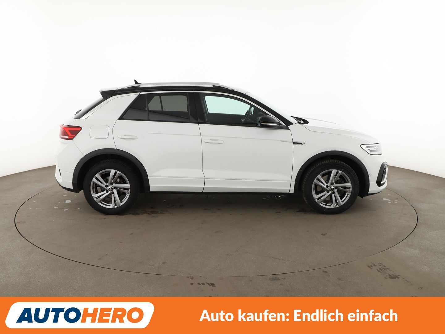 Volkswagen T-Roc 2024 г. Белый, пробег 53072 км