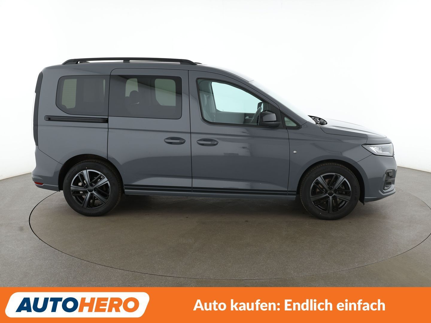 Ford Tourneo Connect 2023 г. Серый, пробег 56225 км