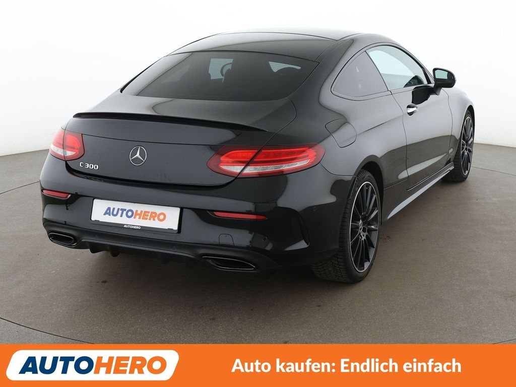 Mercedes-Benz C 300 2023 г. Чёрный, пробег 31830 км