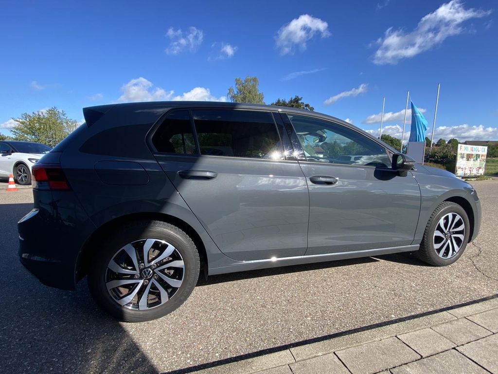 Volkswagen Golf 2023 г. Серый, пробег 43725 км