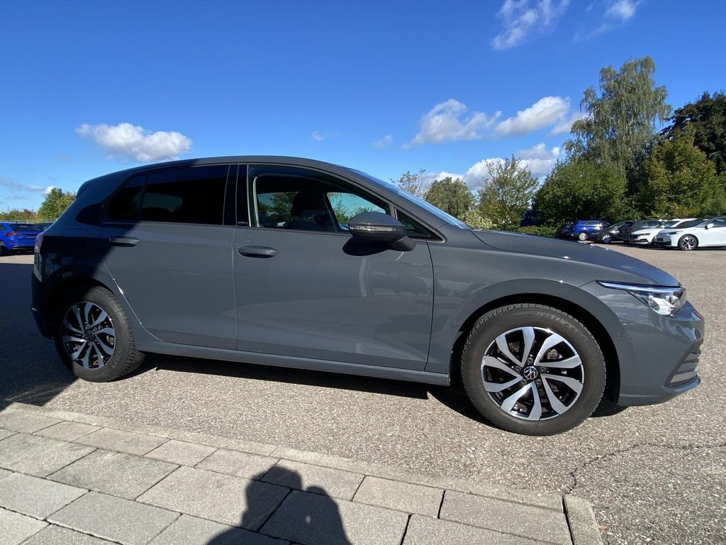 Volkswagen Golf 2023 г. Серый, пробег 43725 км