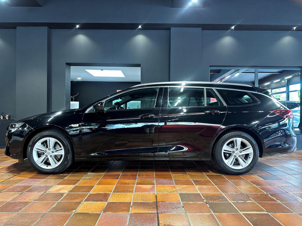 Opel Insignia 2022 г. Чёрный, пробег 39435 км