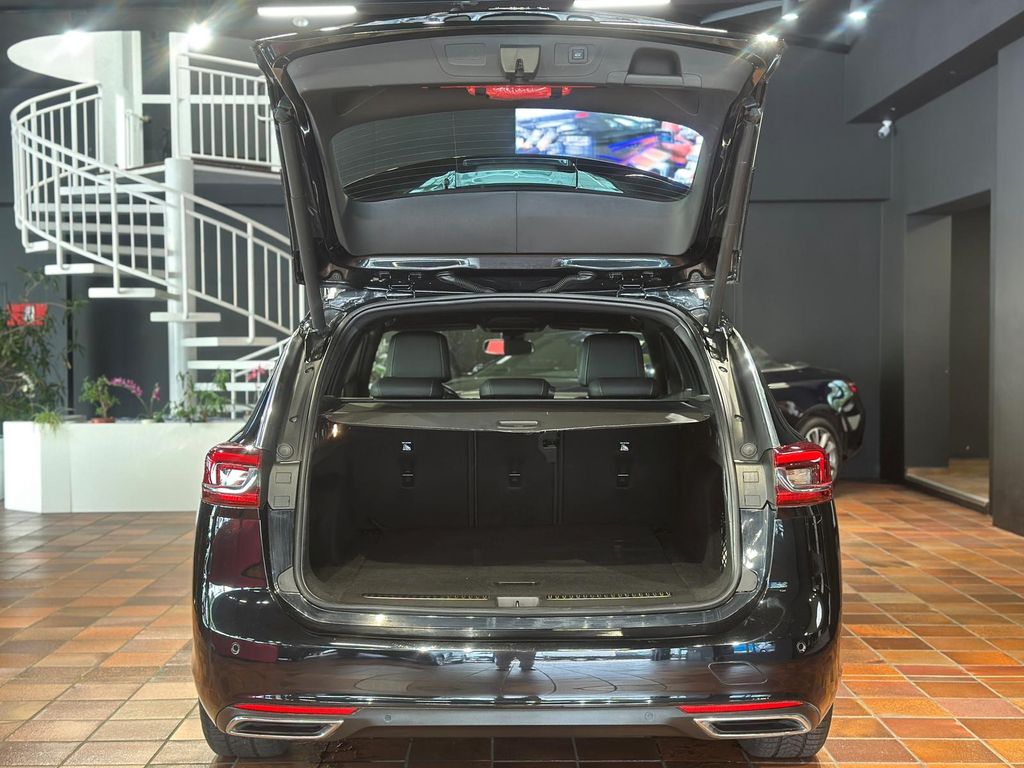 Opel Insignia 2022 г. Чёрный, пробег 39435 км