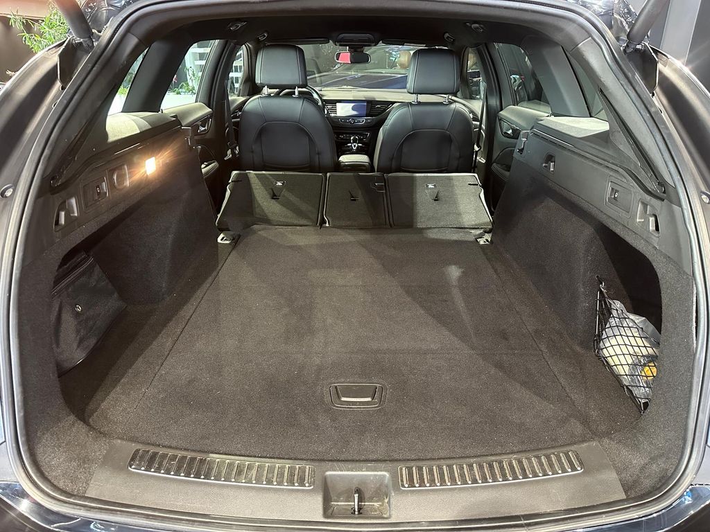 Opel Insignia 2022 г. Чёрный, пробег 39435 км