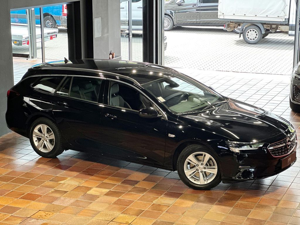 Opel Insignia 2022 г. Чёрный, пробег 39435 км