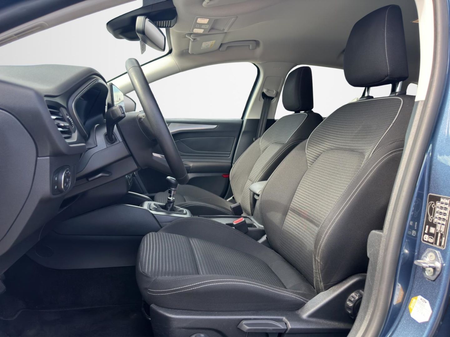 Ford Focus 2022 г. Синий, пробег 47900 км