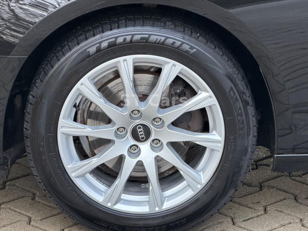 Audi A4 2022 г. Чёрный, пробег 43300 км