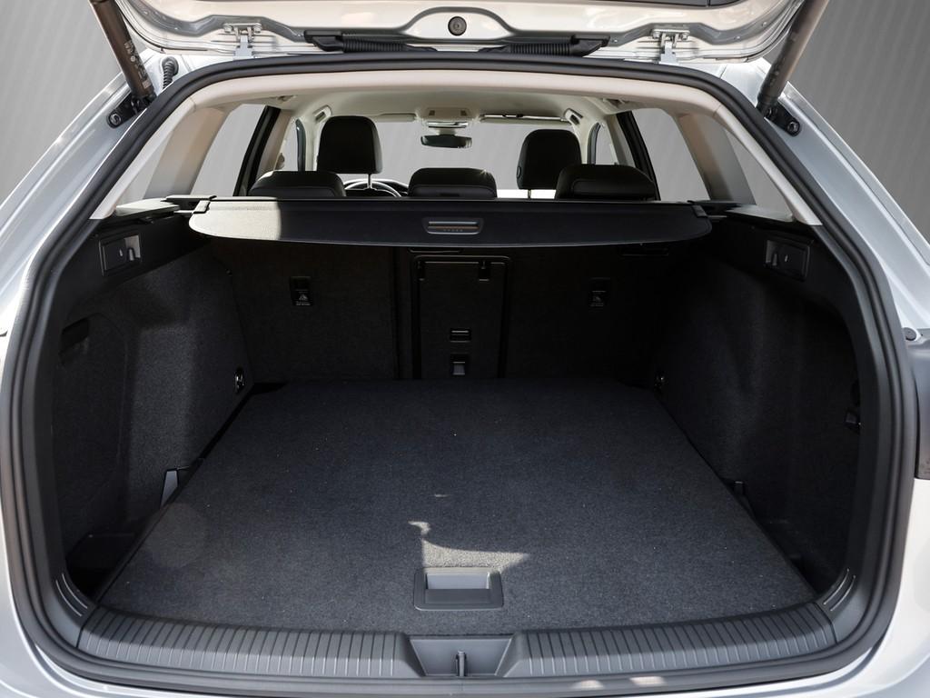 Volkswagen Golf 2025 г. Серебристый, пробег 34920 км