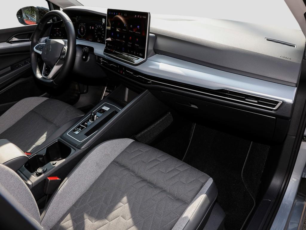 Volkswagen Golf 2025 г. Серебристый, пробег 34920 км