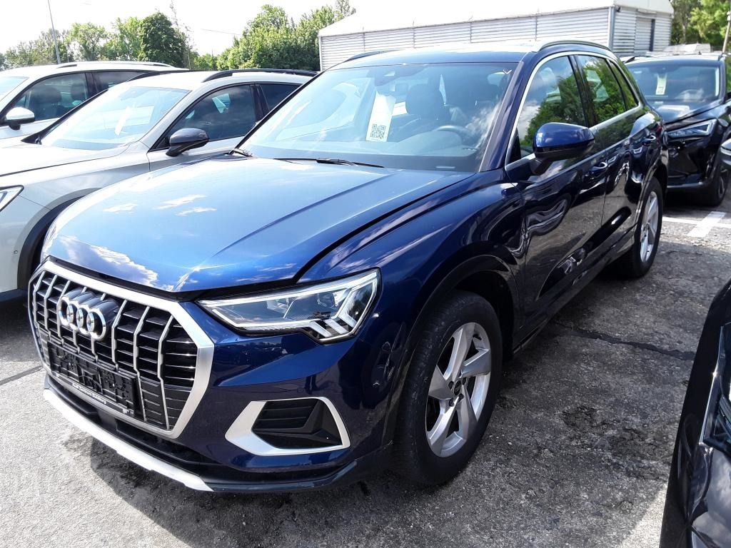 Audi Q3 2022 г. Синий, пробег 39008 км