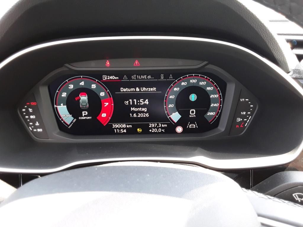 Audi Q3 2022 г. Синий, пробег 39008 км