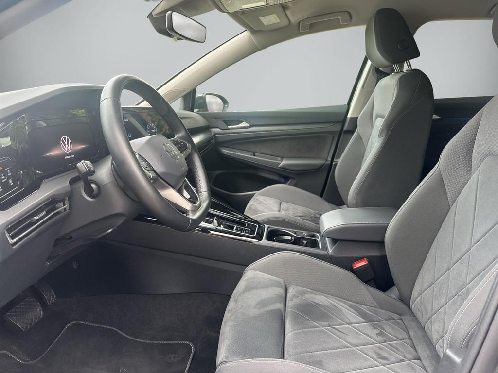 Volkswagen Golf 2024 г. Серый, пробег 19317 км