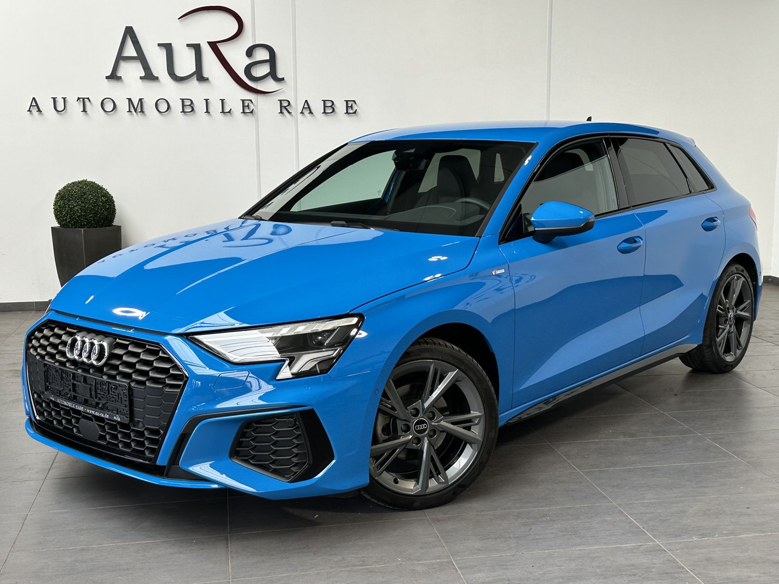 Audi A3 2023 г. Синий, пробег 26750 км
