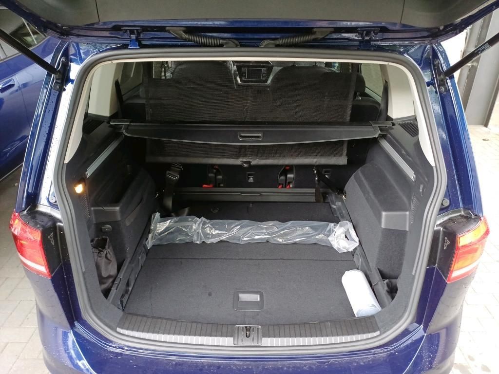 Volkswagen Touran 2022 г. Синий, пробег 20541 км
