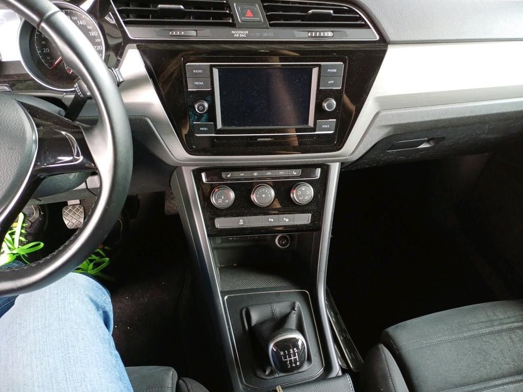 Volkswagen Touran 2022 г. Синий, пробег 20541 км