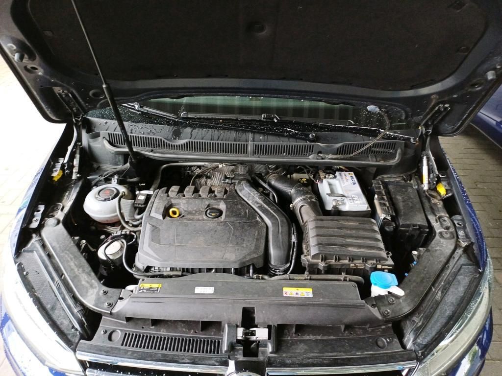 Volkswagen Touran 2022 г. Синий, пробег 20541 км