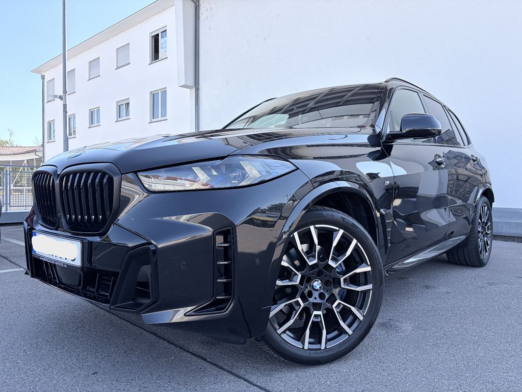 BMW X5 2023 г. Чёрный, пробег 59000 км