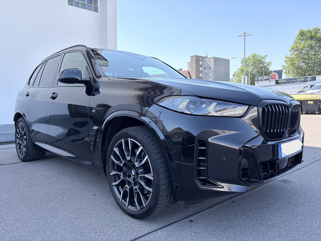BMW X5 2023 г. Чёрный, пробег 59000 км
