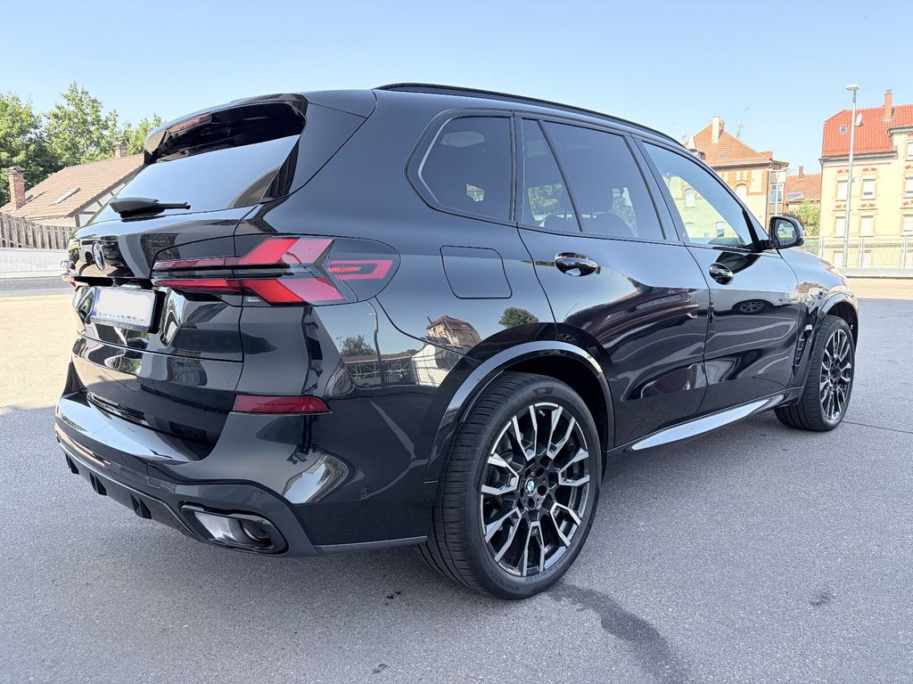 BMW X5 2023 г. Чёрный, пробег 59000 км