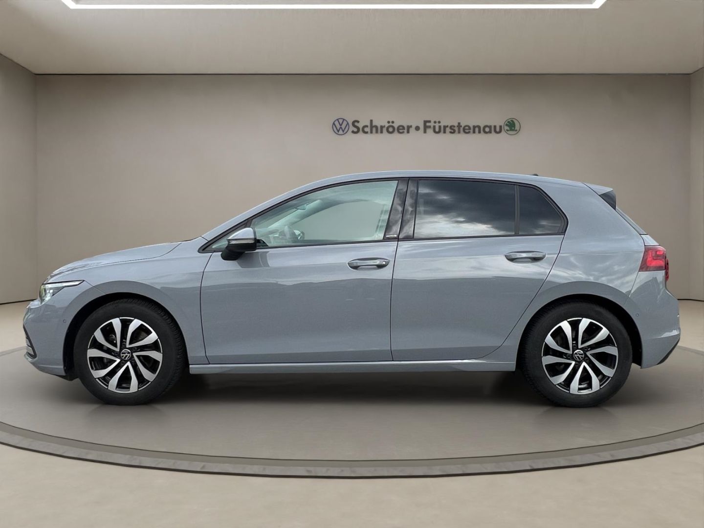 Volkswagen Golf 2022 г. Серый, пробег 49500 км