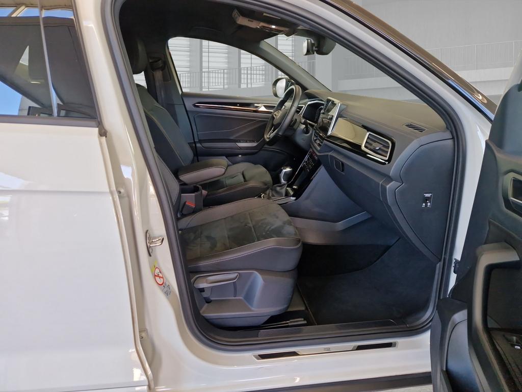 Volkswagen T-Roc 2023 г. Серый, пробег 40682 км