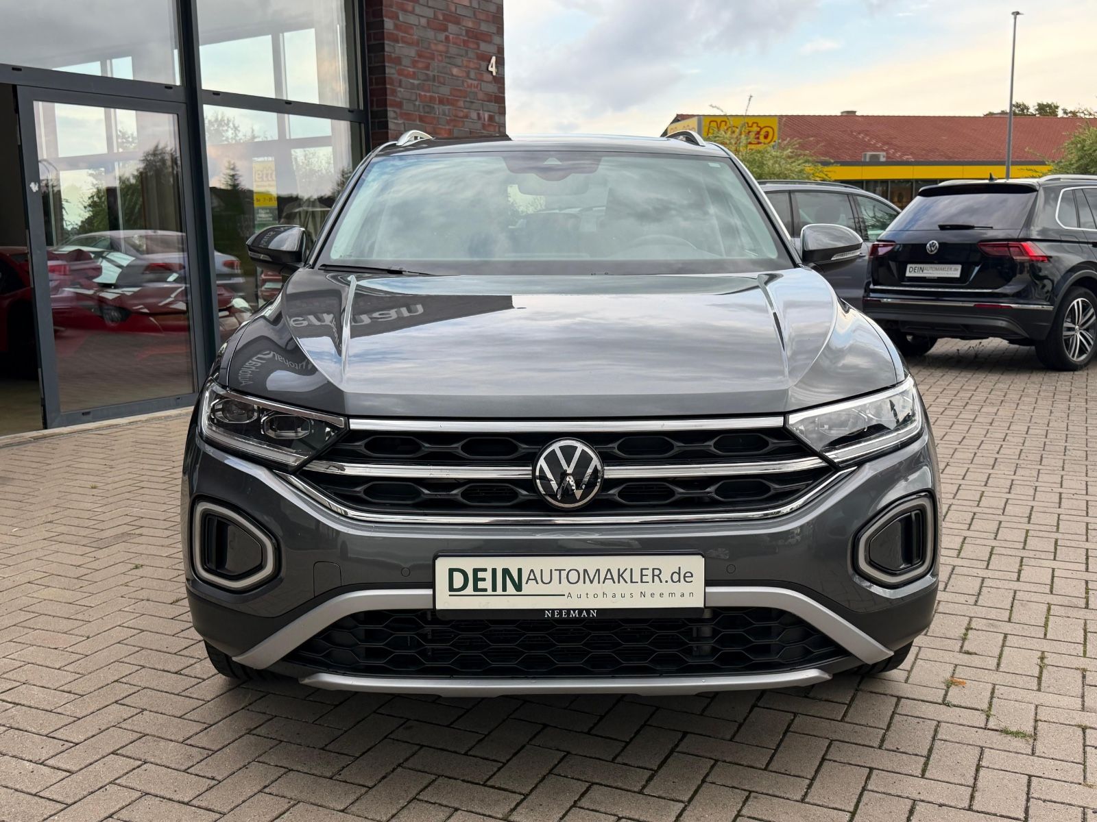 Volkswagen T-Roc 2024 г. Серый, пробег 39799 км