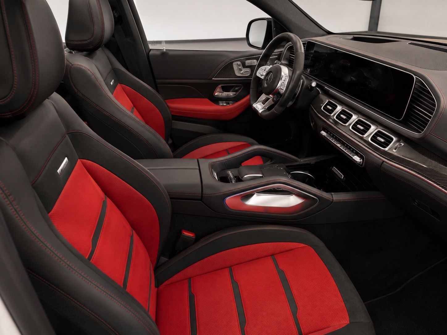 Mercedes-Benz GLE 63 AMG 2023 г. Белый, пробег 21950 км