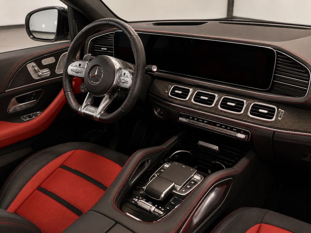 Mercedes-Benz GLE 63 AMG 2023 г. Белый, пробег 21950 км