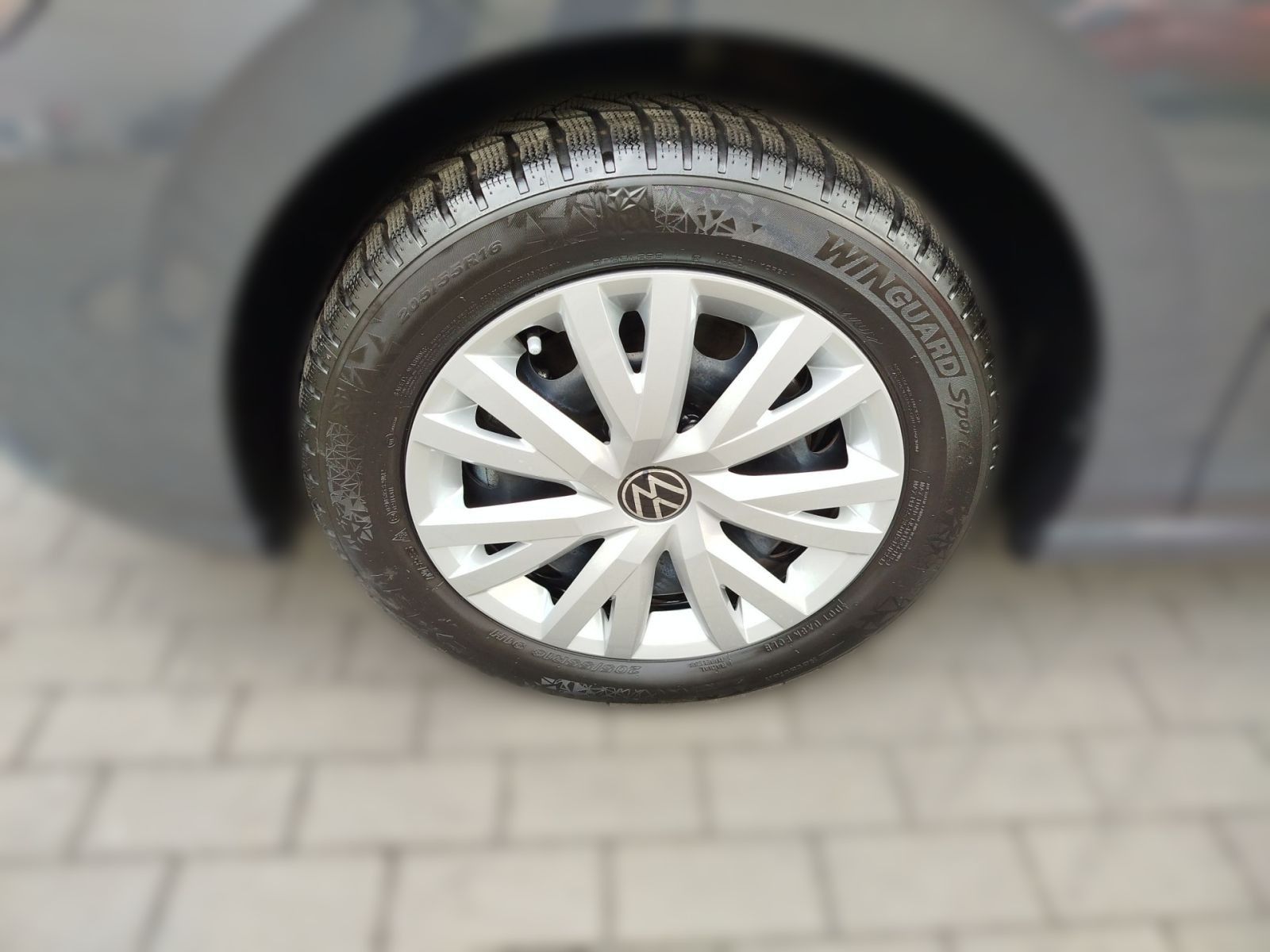 Volkswagen Golf 2024 г. Серый, пробег 38487 км
