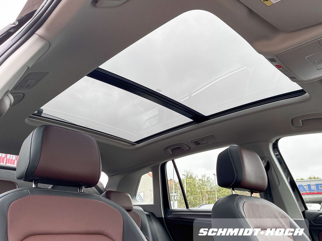 Volkswagen Tiguan 2023 г. Чёрный, пробег 51599 км