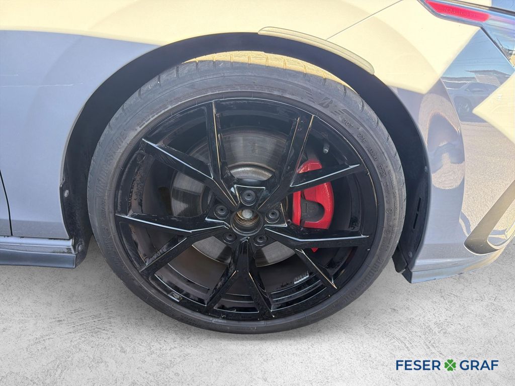 Volkswagen Golf 2024 г. Серый, пробег 44500 км