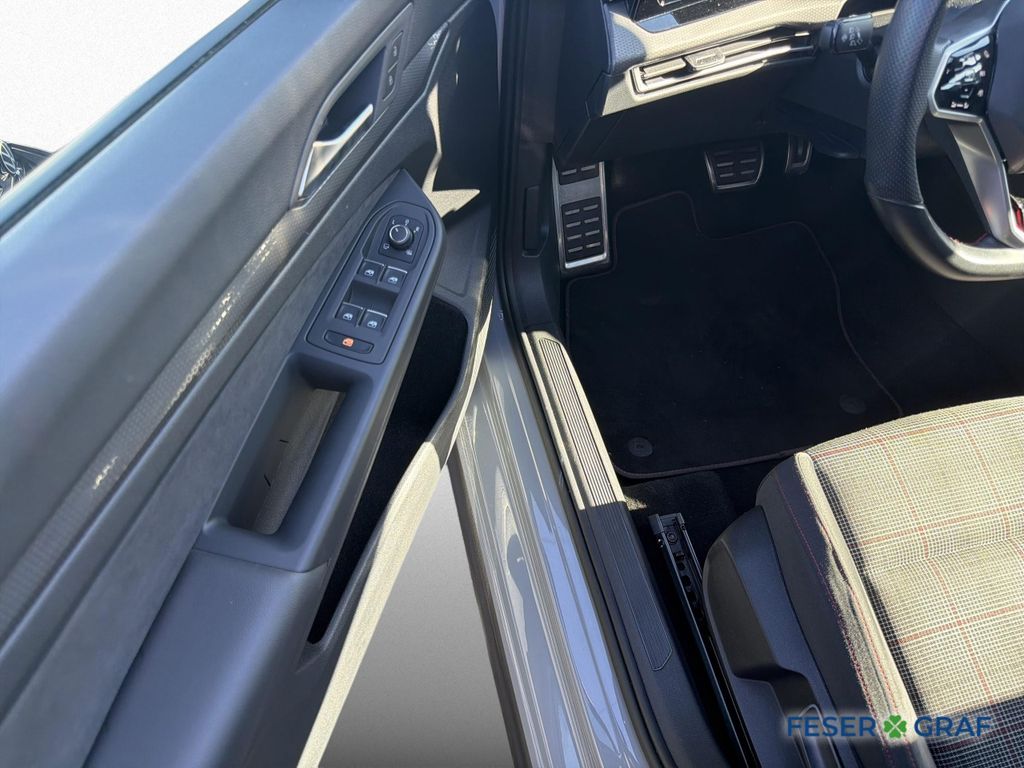 Volkswagen Golf 2024 г. Серый, пробег 44500 км