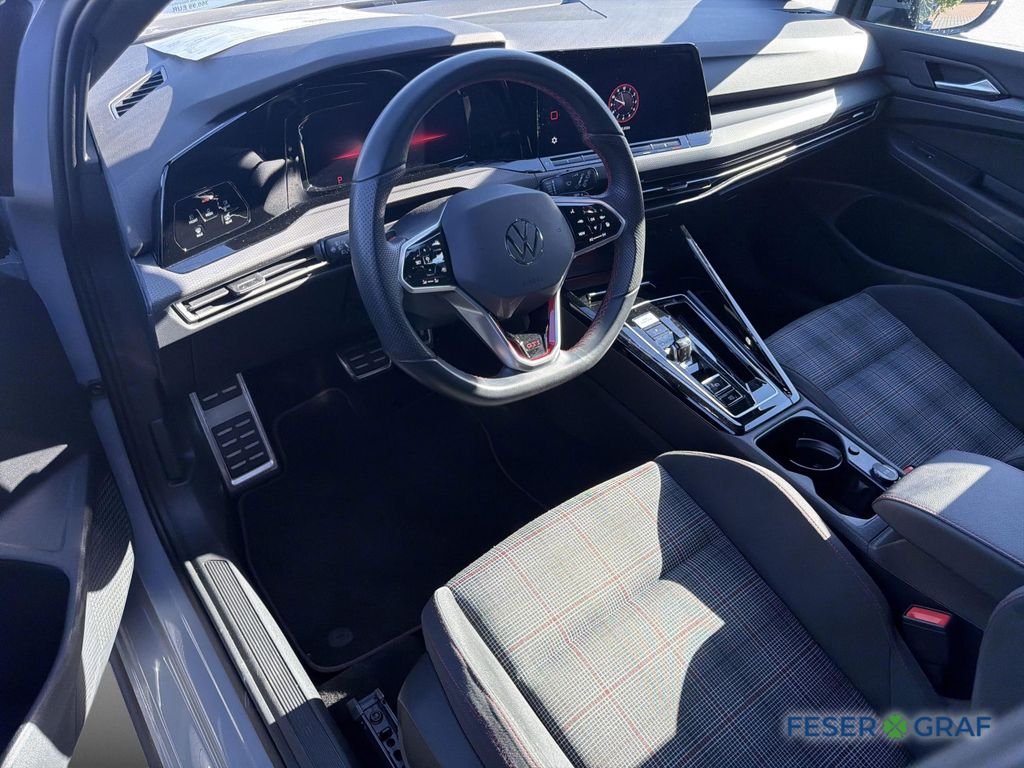 Volkswagen Golf 2024 г. Серый, пробег 44500 км