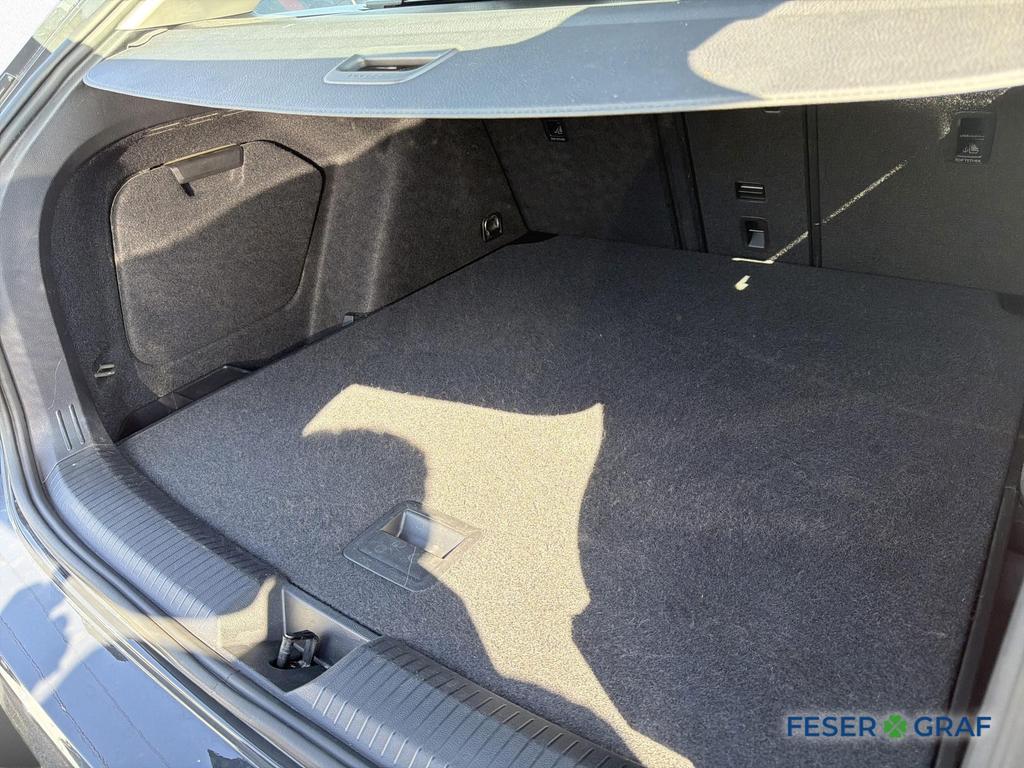 Volkswagen Golf 2023 г. Серый, пробег 43700 км