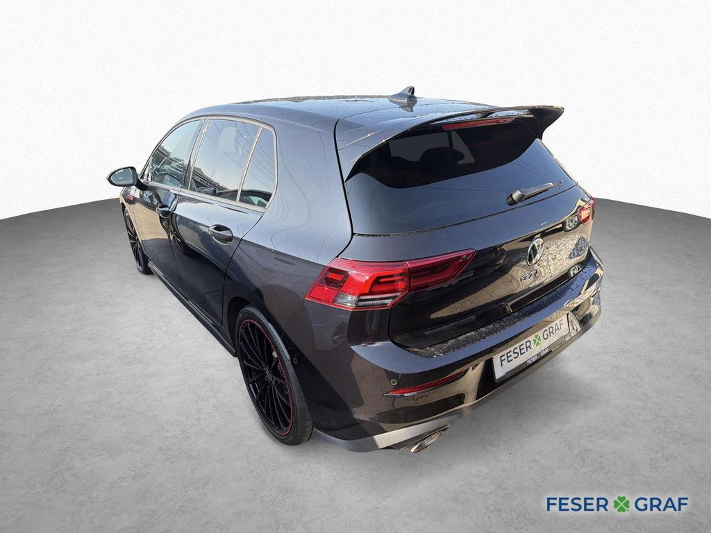 Volkswagen Golf 2023 г. Чёрный, пробег 29200 км