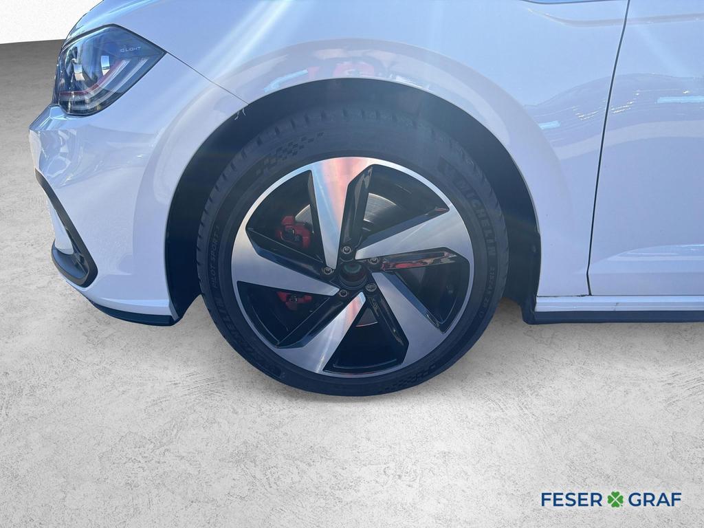 Volkswagen Polo 2023 г. Белый, пробег 30000 км