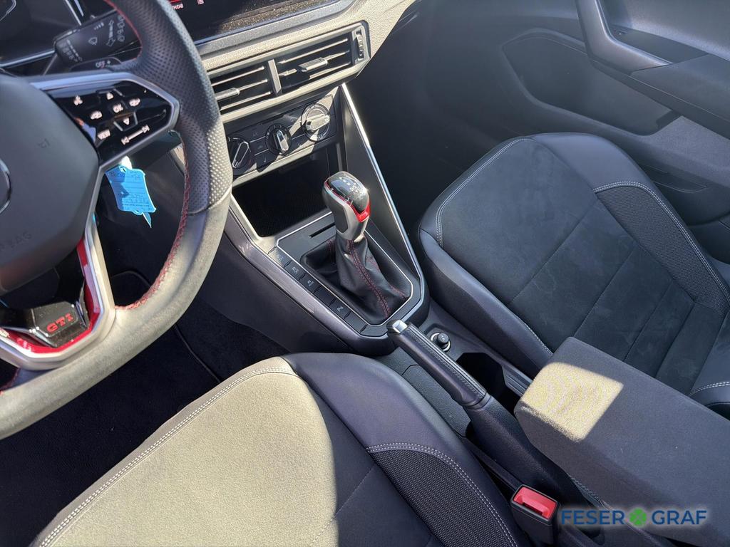 Volkswagen Polo 2023 г. Белый, пробег 30000 км