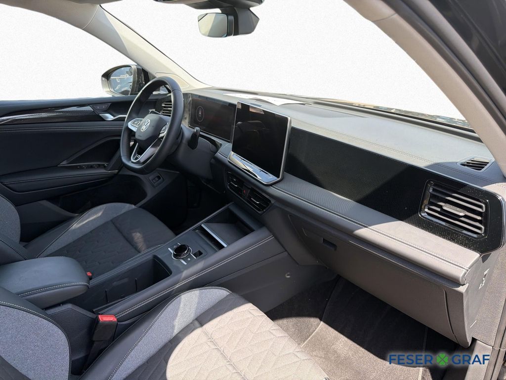 Volkswagen Tiguan 2025 г. Чёрный, пробег 23400 км