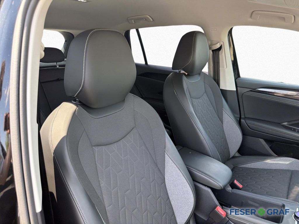 Volkswagen Tiguan 2025 г. Чёрный, пробег 23400 км