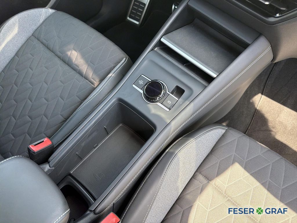 Volkswagen Tiguan 2025 г. Чёрный, пробег 23400 км