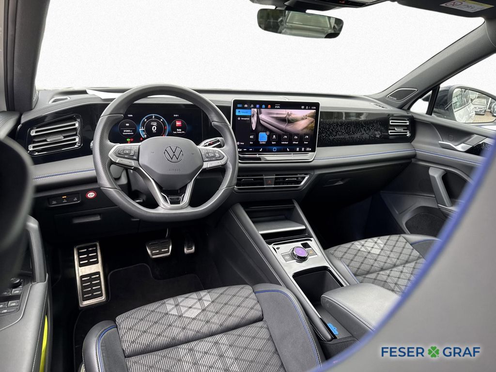 Volkswagen Tiguan 2025 г. Белый, пробег 21350 км