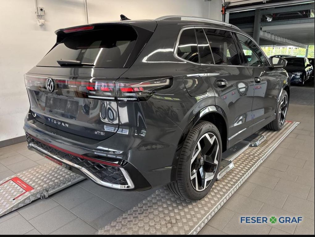 Volkswagen Tiguan 2024 г. Серый, пробег 26550 км