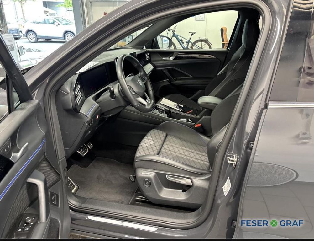 Volkswagen Tiguan 2024 г. Серый, пробег 26550 км