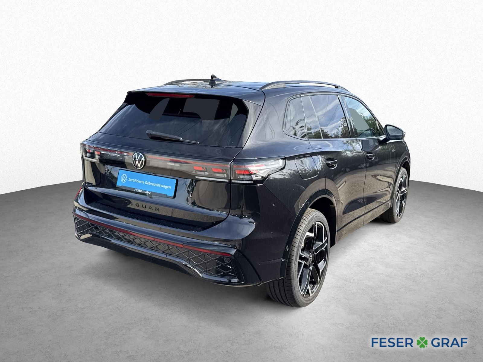 Volkswagen Tiguan 2025 г. Чёрный, пробег 14400 км
