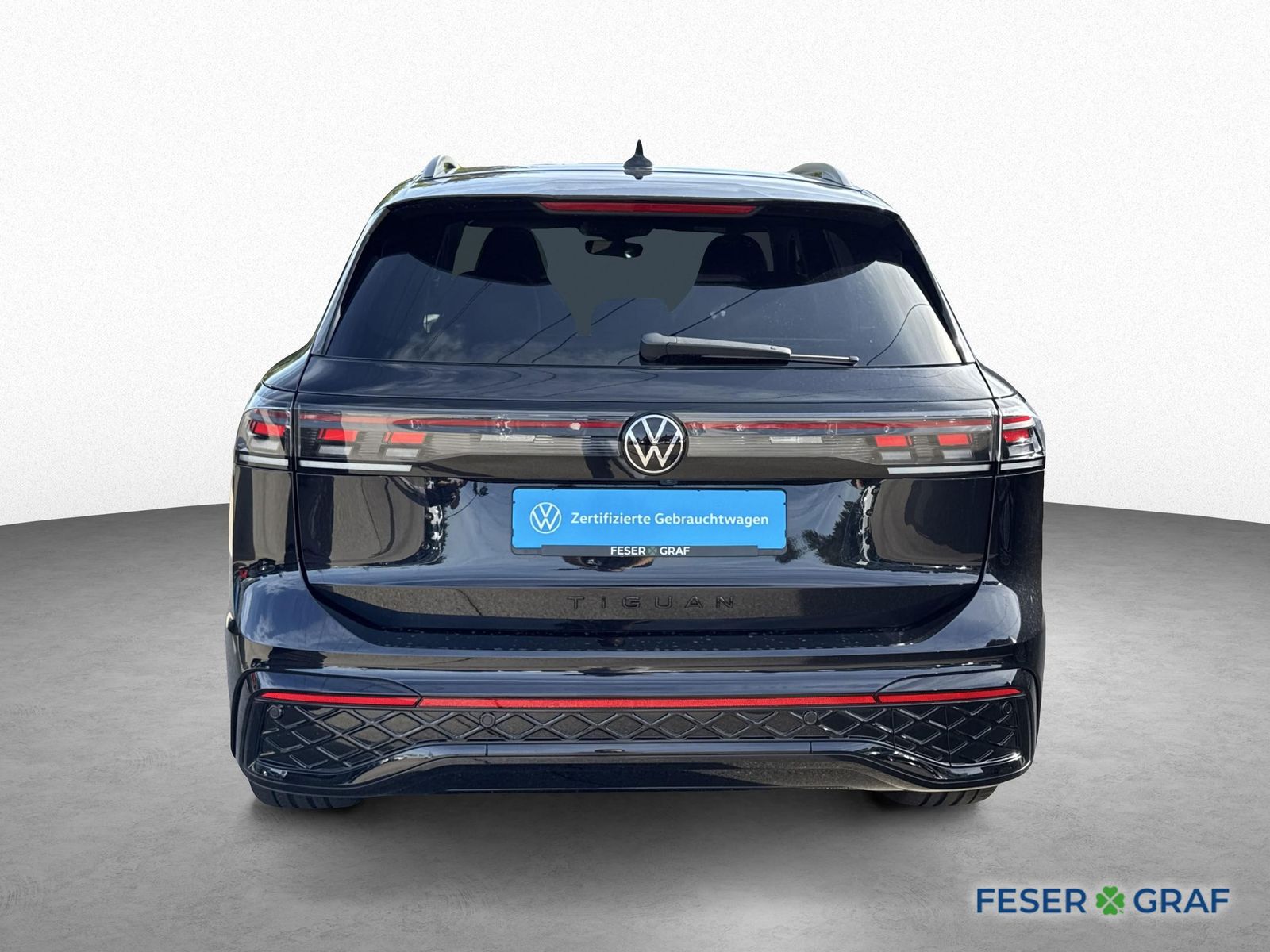 Volkswagen Tiguan 2025 г. Чёрный, пробег 14400 км