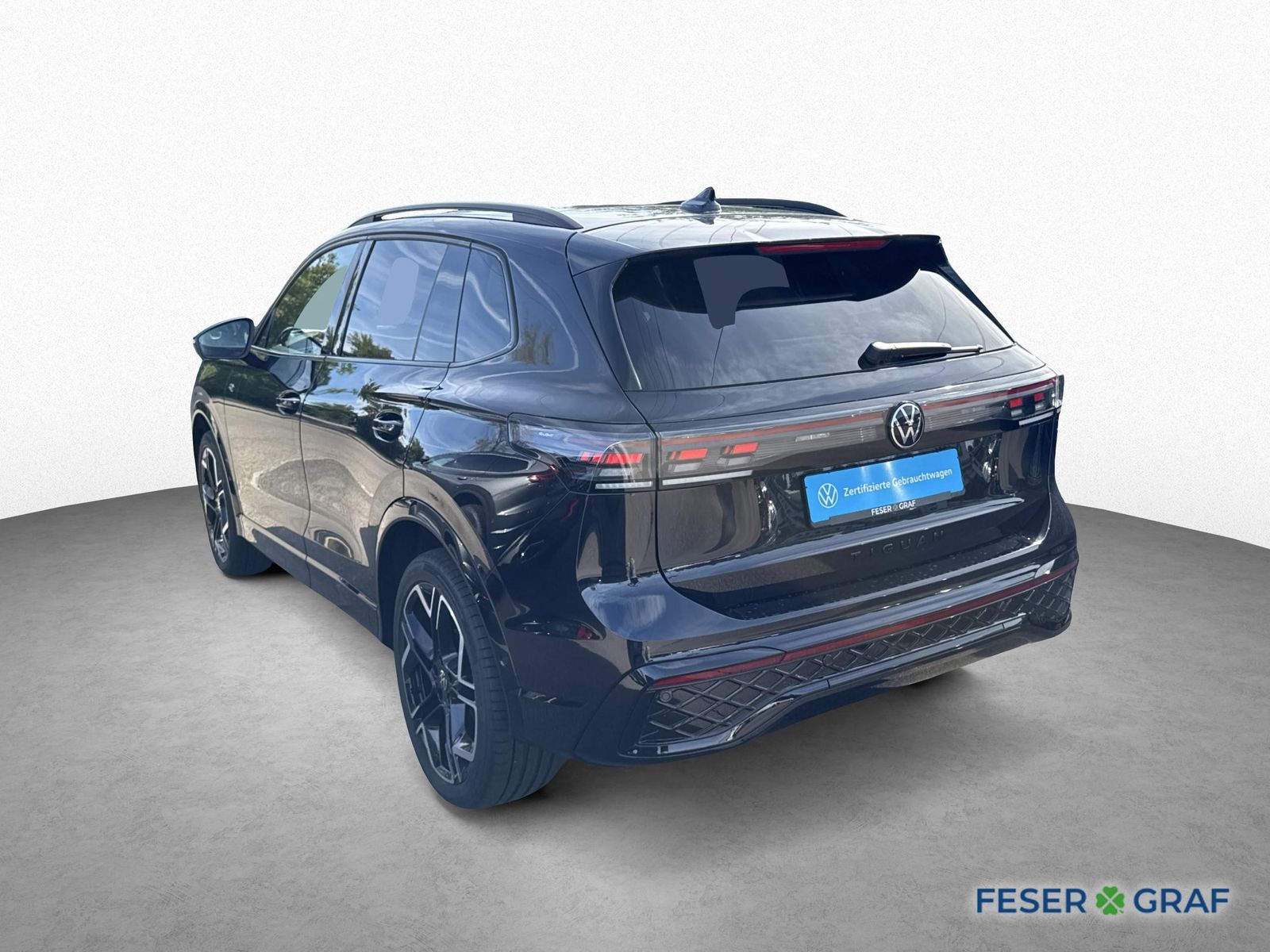 Volkswagen Tiguan 2025 г. Чёрный, пробег 14400 км