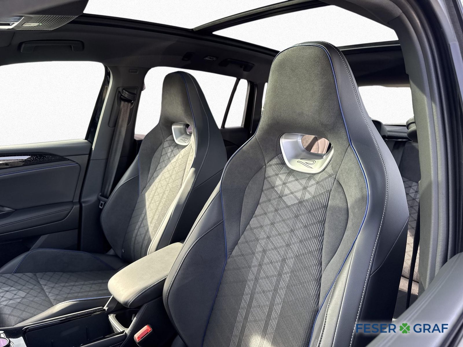 Volkswagen Tiguan 2025 г. Чёрный, пробег 14400 км
