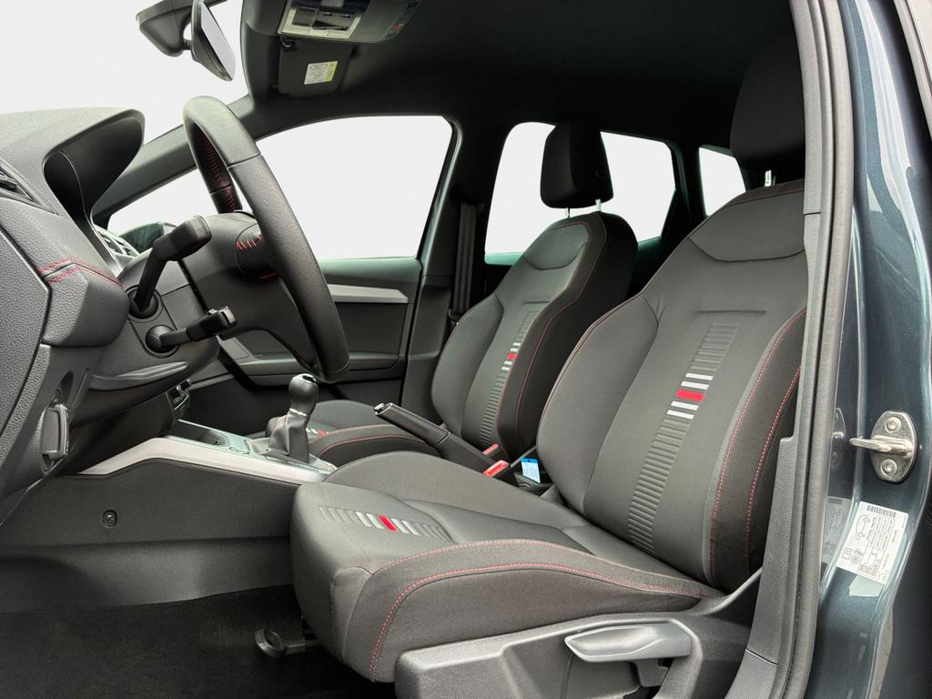 SEAT Arona 2021 г. Серый, пробег 56581 км