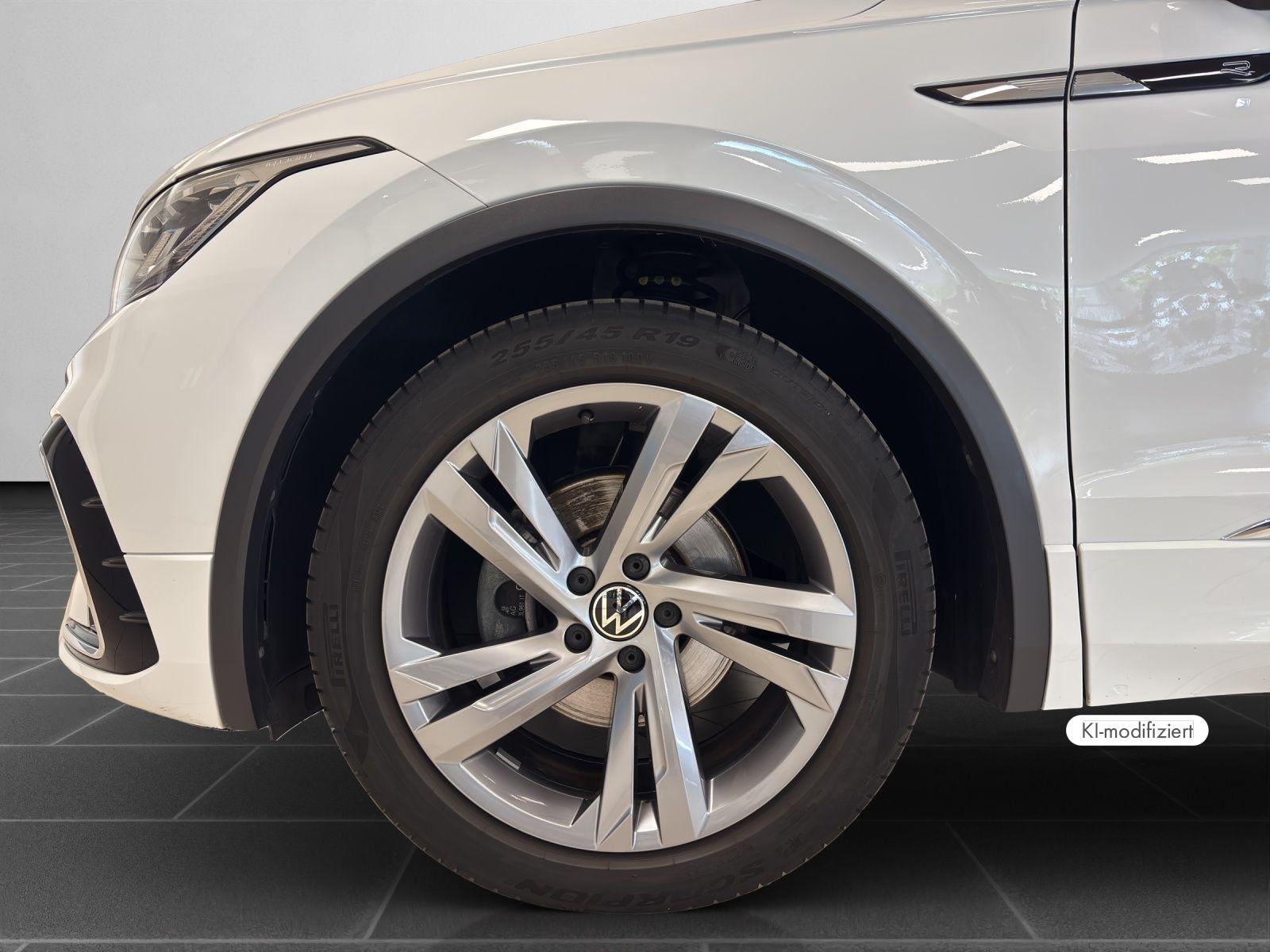 Volkswagen Tiguan 2022 г. Белый, пробег 57617 км