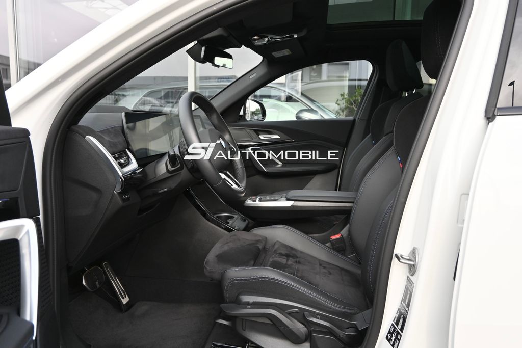 BMW X2 2025 г. Белый, пробег 32900 км